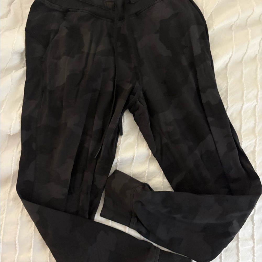 Lululemon Athletica camo joggers